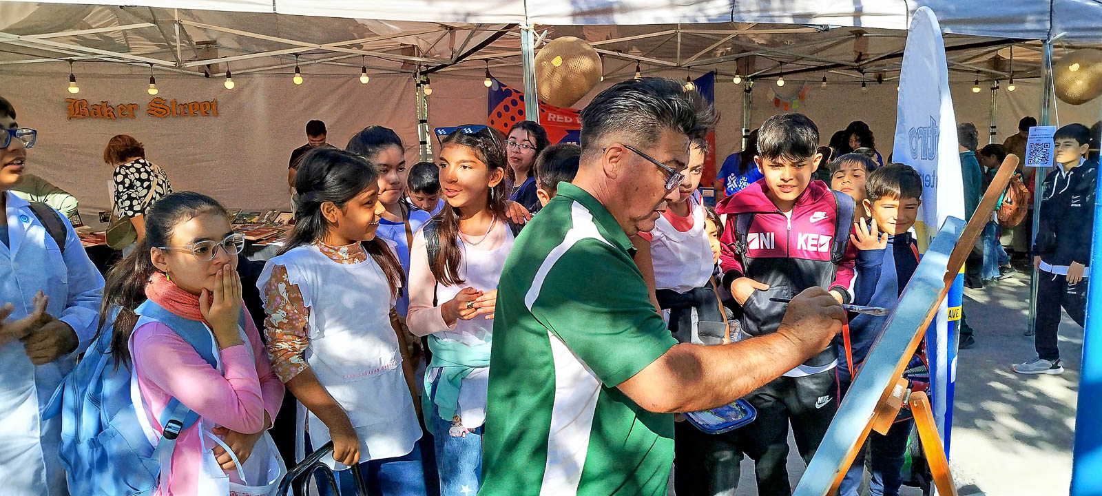 Luis Godoy en la Feria del Libro - Pintura en vivo